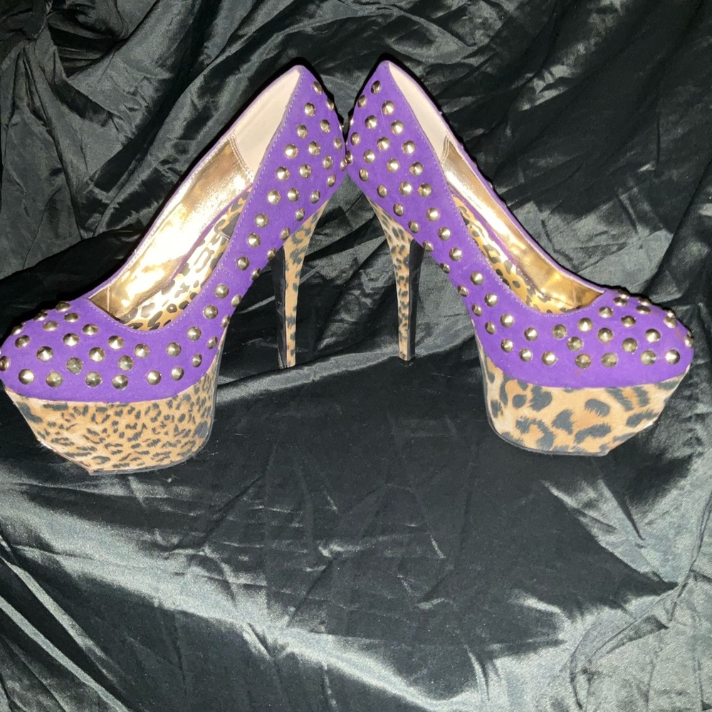 Heels - Picture 2 of 9